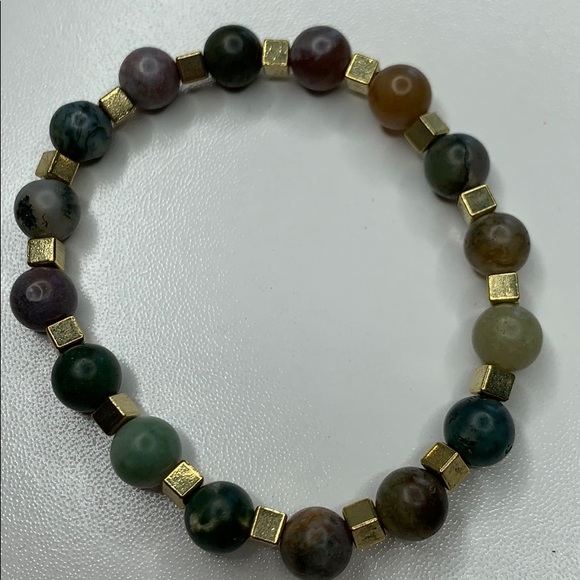 Set of 3 beaded bracelets w/ elephant focal (b03) - Picture 3 of 5